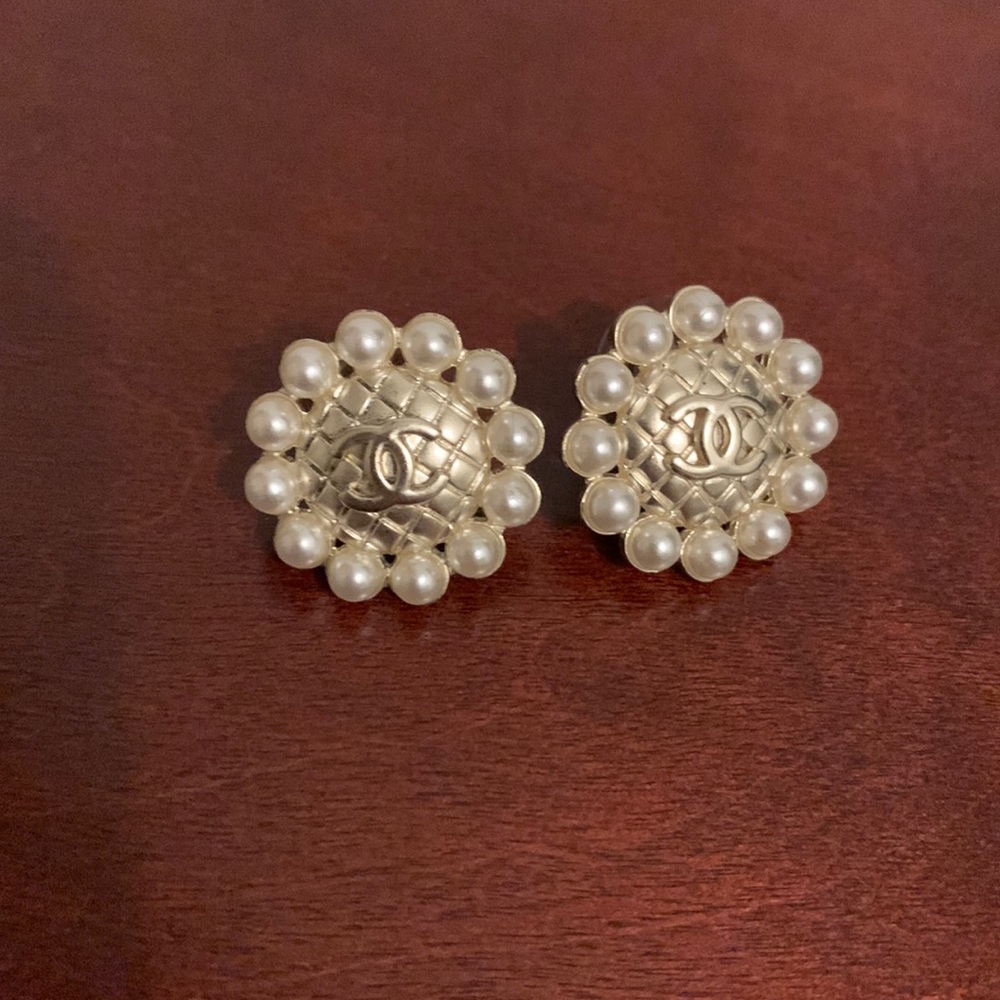 CHANEL Earrings